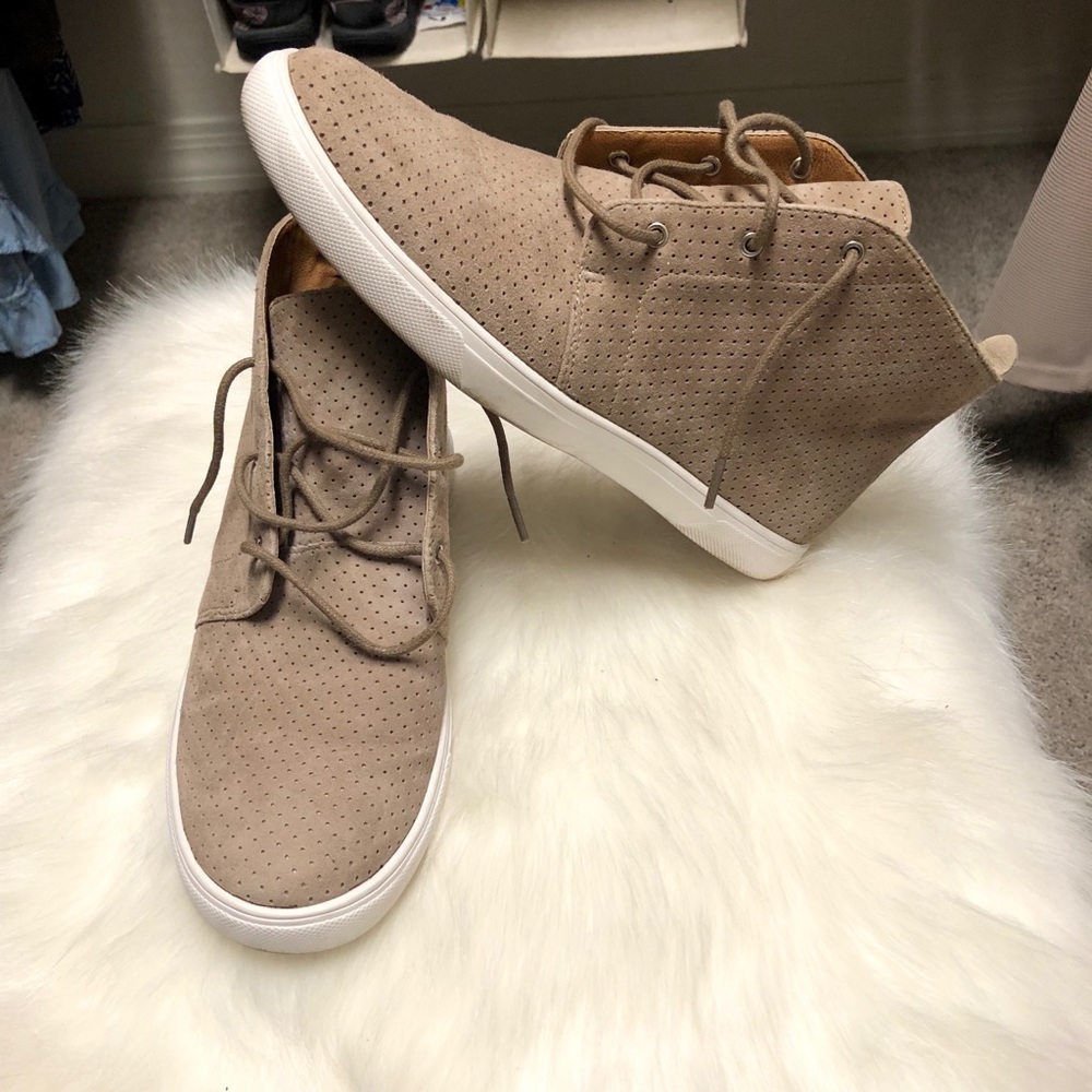 14th & Union Womens Kacee-Lea Chukka Sneaker